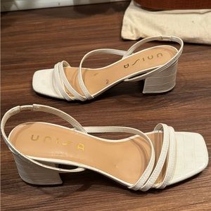 UNISA Women's Block Heels White (9W)